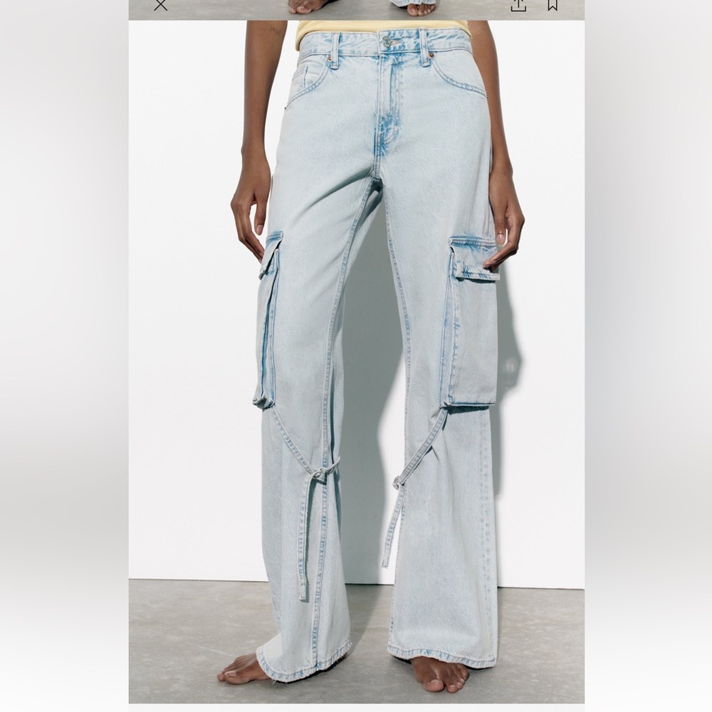 MID RISE CARGO JEANS